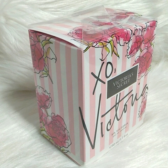 SALE! NWT Victoria's Secret "XO Victoria" 1.7oz - Picture 4 of 4